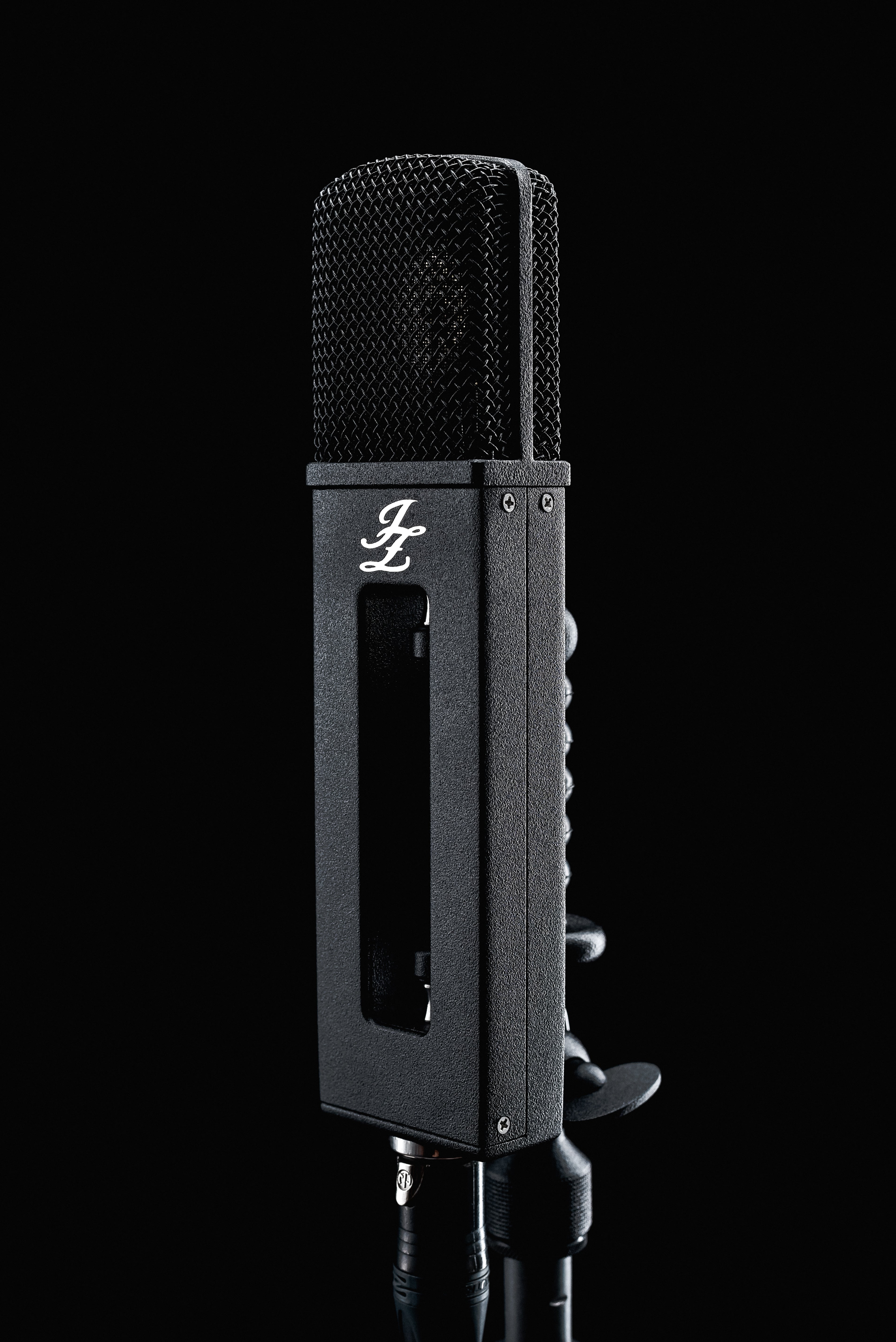 Black Hole BH2 – JZ Microphones Latvia